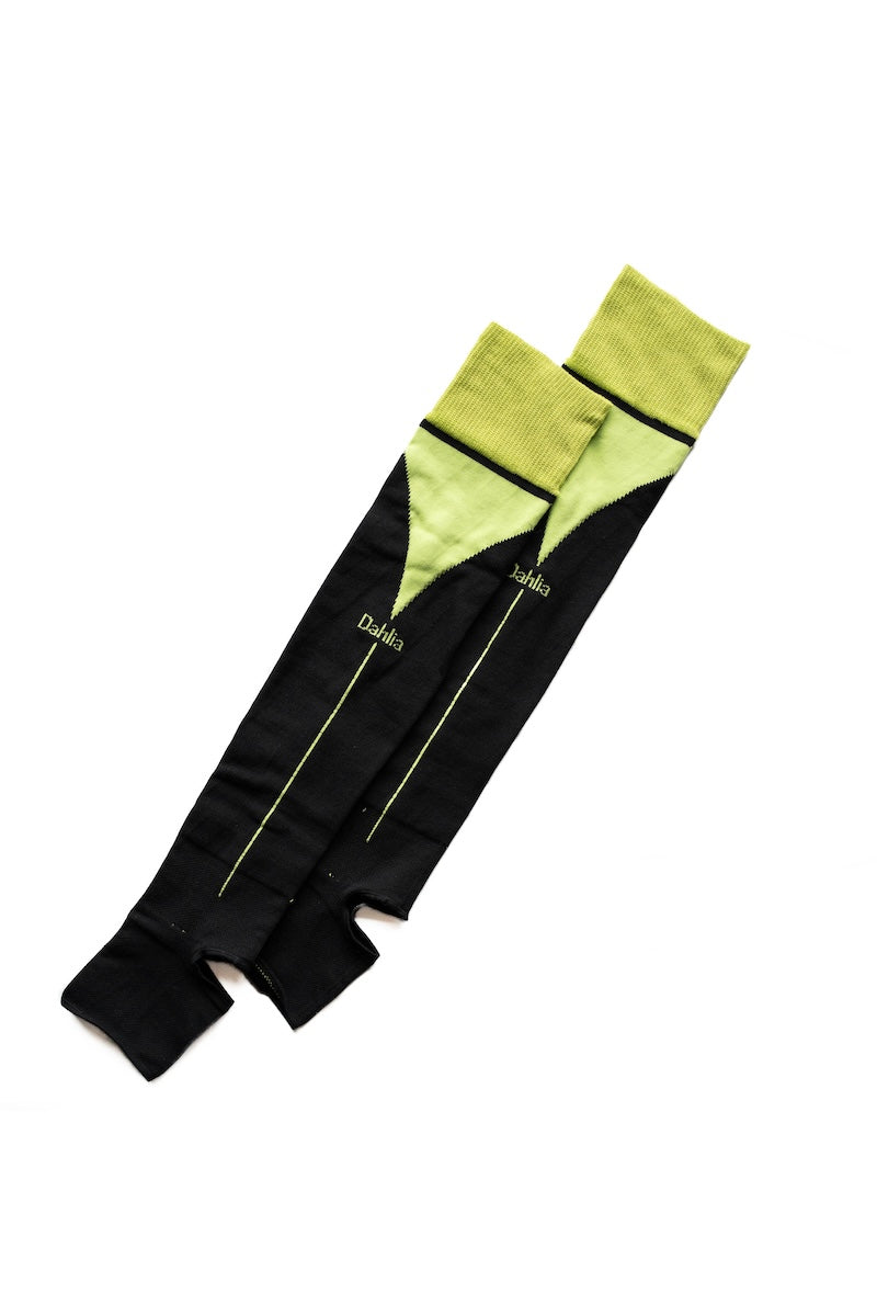 新体操 レッグウォーマー｜ライン入りデザイン – Dahlia