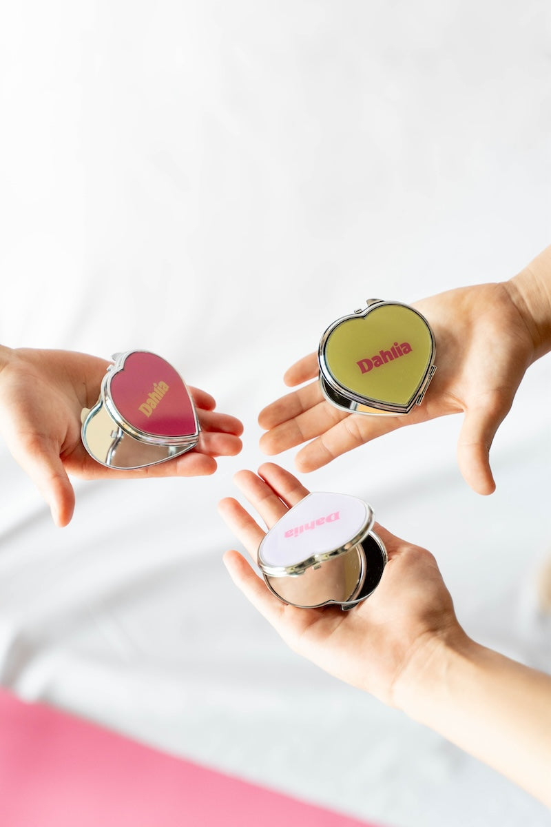 Dahlia オリジナルハンドミラー｜拡大鏡付き・ハート柄デザイン