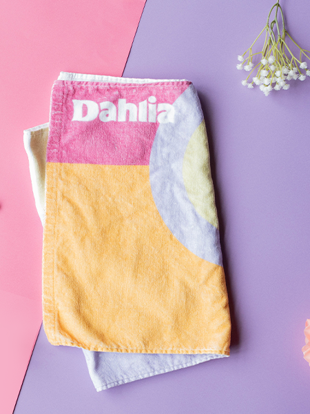 Dahlia オリジナルフェイスタオル|新体操モチーフ幾何学柄&ロゴ入り